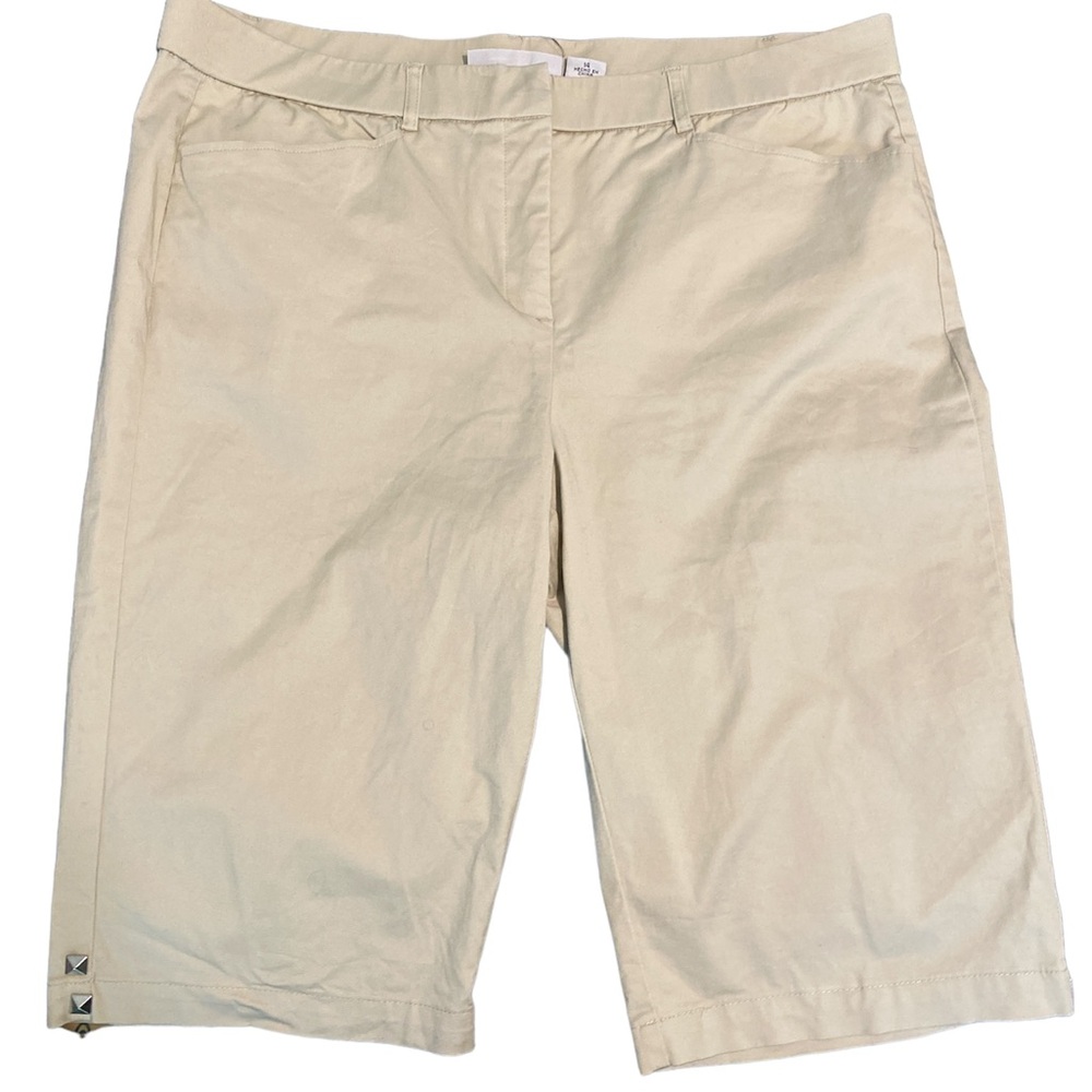 Sag Harbor Stretch Women’s Beige Bermuda Shorts Size 14 Studs on Cuff